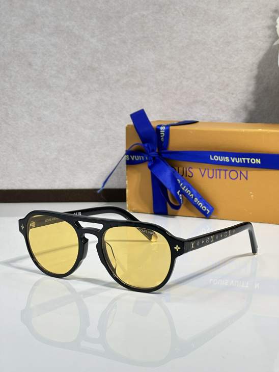 Picture of Louis Vuitton Sunglasses _SKUfw76440366fw